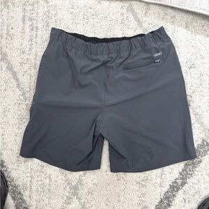 Vuori Men’s Grafton Short Unlined 7” Size Medium Navy